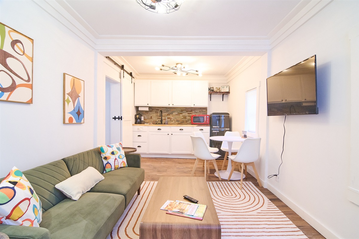 Living Room / Kitchenette
