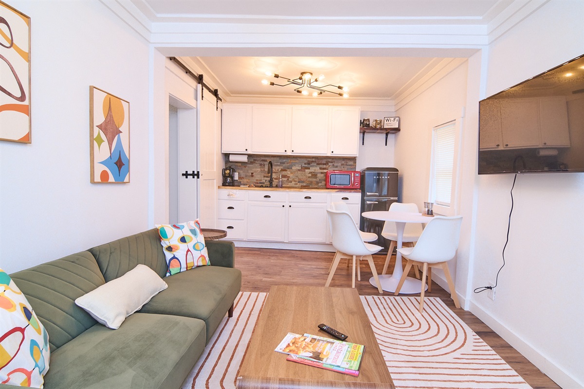 Living Room / Kitchenette