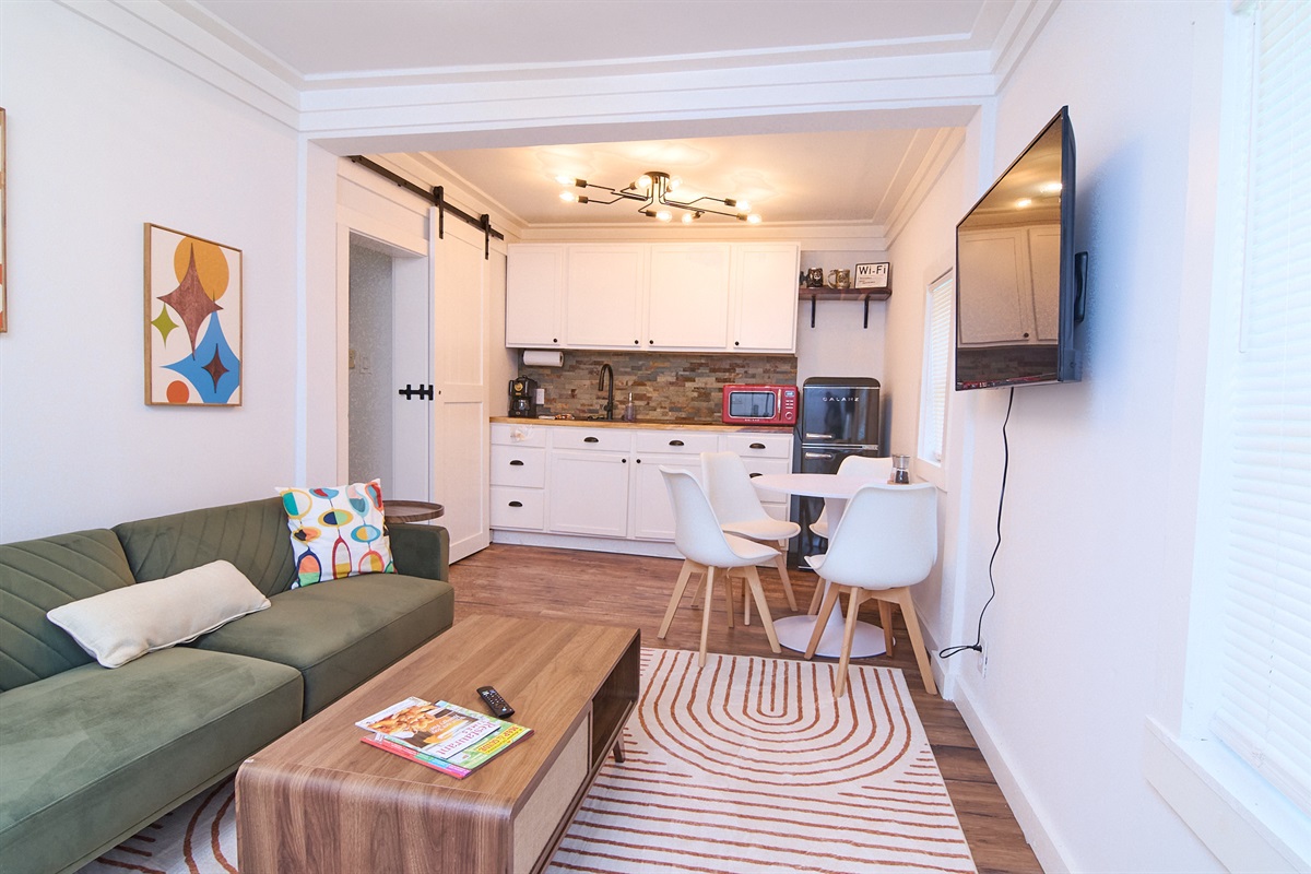 Living Room / Kitchenette