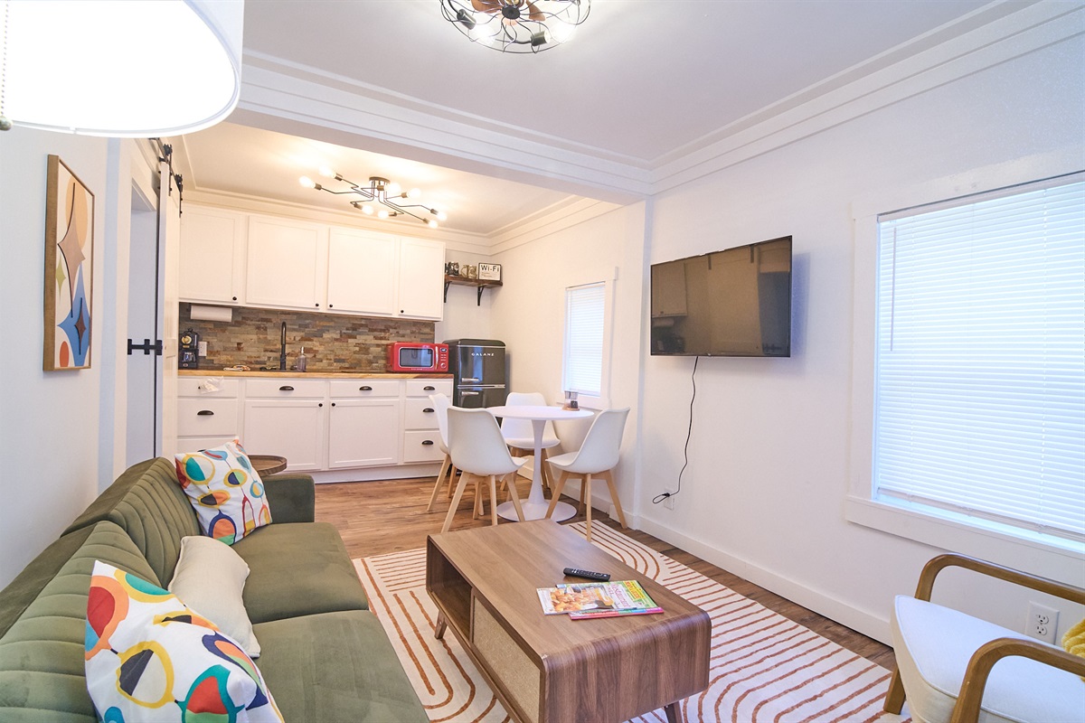 Living Room / Kitchenette