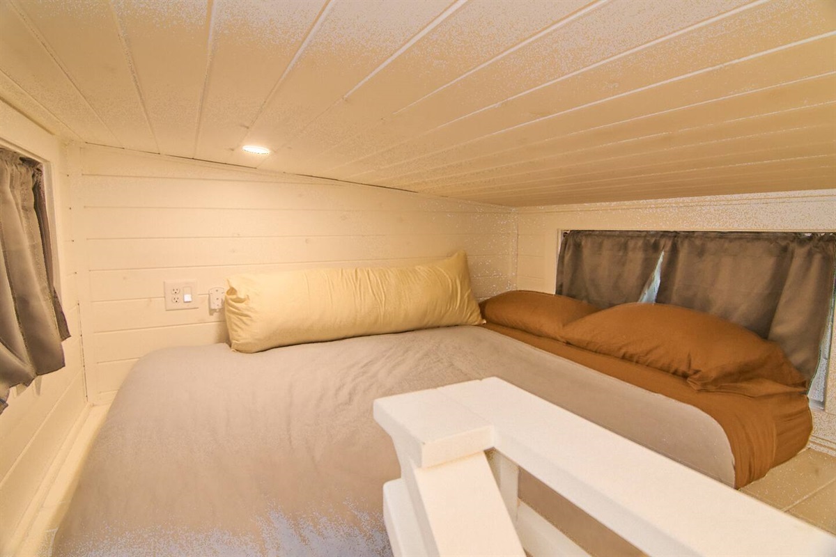 Loft 1 Queen Bed