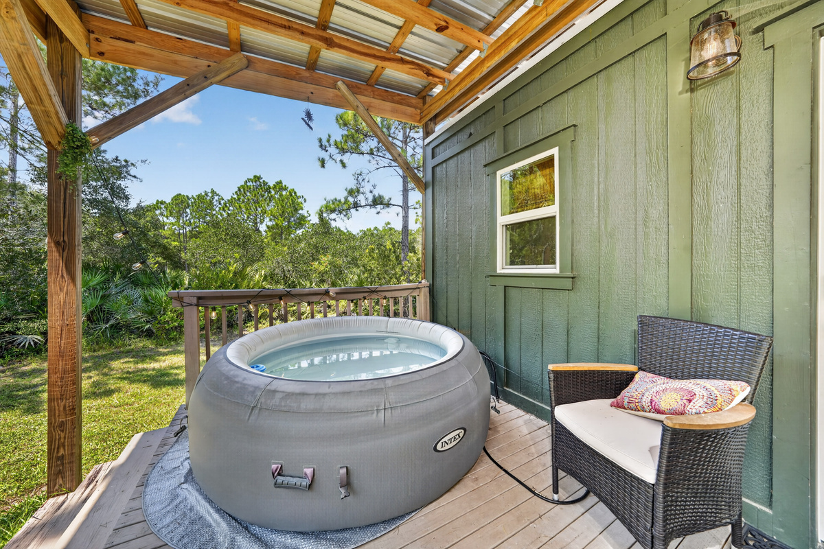 Casita Isabella — private hot tub on the covered deck.